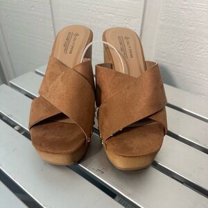 Call it Spring Brown Elastic Cork Open Toe Platform Wedge Sandal Size 6.…